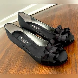 Mia NY satin pumps